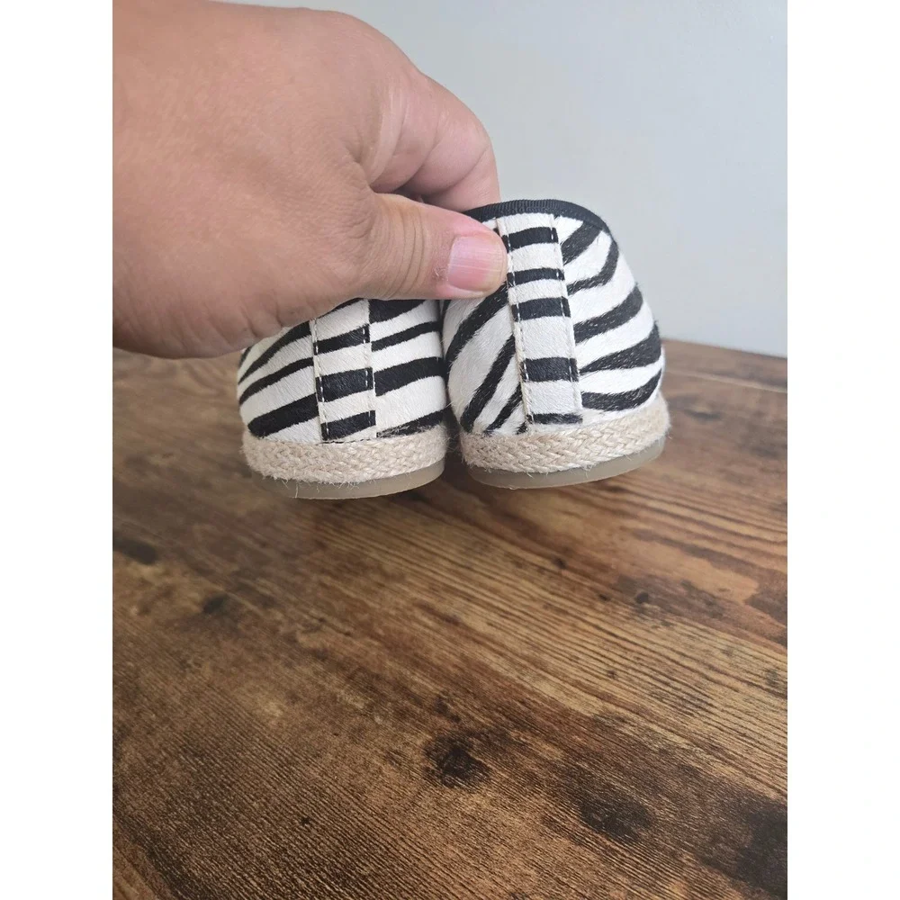 David Tate Paradise Zebra Print Calf Hair Espadrille Flats 12WW Wide Black White